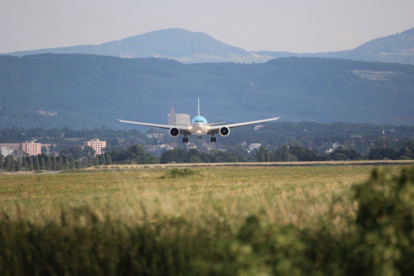 B 777F Korean Air en finale piste 33